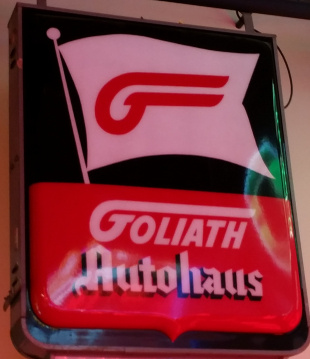 Vintage Leuchtreklame für Goliath Autohaus